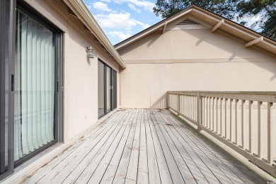 Welcome to this charming two-bedroom, two-bathroom end-unit on  in South Carolina - for sale on GolfHomes.com, golf home, golf lot