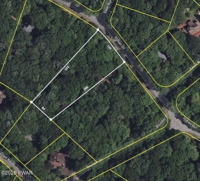 Tanglwood Lakes Community! This wooded lot is perfect for on Paupack Hills Golf and Country Club in Pennsylvania - for sale on GolfHomes.com, golf home, golf lot