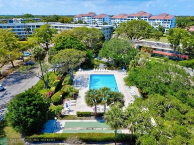 QUIET COZY RARELY AVAILABLE 2/2 KING OVERSIZED PENTHOUSE W/ENCL on Palm-Aire Country Club and Resort - The Oaks in Florida - for sale on GolfHomes.com, golf home, golf lot