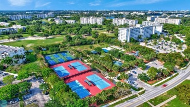 QUIET COZY RARELY AVAILABLE 2/2 KING OVERSIZED PENTHOUSE W/ENCL on Palm-Aire Country Club and Resort - The Oaks in Florida - for sale on GolfHomes.com, golf home, golf lot