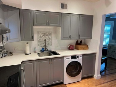 Under contract-accepting backup offers. Welcome to this on On Top Of The World Golf Course in Florida - for sale on GolfHomes.com, golf home, golf lot