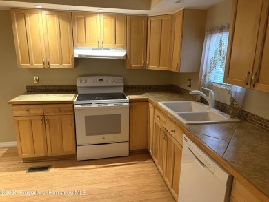 Beautiful 2-Bed, 2-Bath Home in a Desirable High Point 55+ Golf on High Point Golf Club, Inc. in Florida - for sale on GolfHomes.com, golf home, golf lot