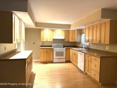 Beautiful 2-Bed, 2-Bath Home in a Desirable High Point 55+ Golf on High Point Golf Club, Inc. in Florida - for sale on GolfHomes.com, golf home, golf lot