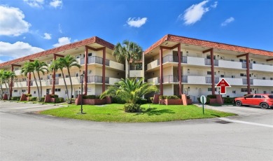 La Creme de la creme!!! Love where you live...this gorgeous on Hollybrook Golf and Tennis Club  in Florida - for sale on GolfHomes.com, golf home, golf lot