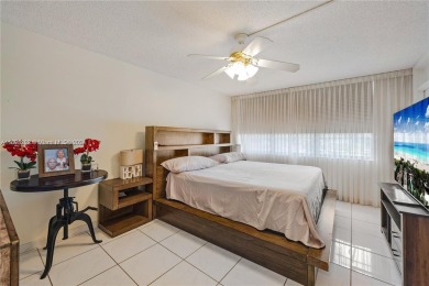 Lovely condo offers a perfect blend of comfort and convenience on Pembroke Lakes Golf Club in Florida - for sale on GolfHomes.com, golf home, golf lot