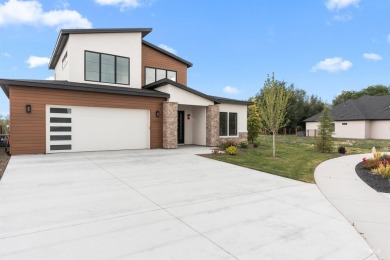 Built by custom home builder Realm Development, this nearly 2 on Eagle Legacy Golf Course in Idaho - for sale on GolfHomes.com, golf home, golf lot