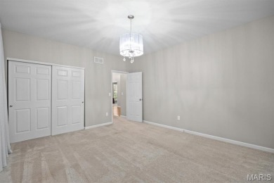 Welcome to this stunning 4-bedroom, 3-bath home offering space on Far Oaks Golf Club in Illinois - for sale on GolfHomes.com, golf home, golf lot