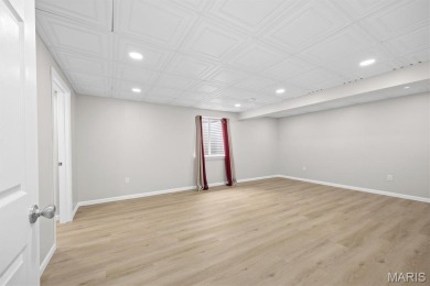 Welcome to this stunning 4-bedroom, 3-bath home offering space on Far Oaks Golf Club in Illinois - for sale on GolfHomes.com, golf home, golf lot