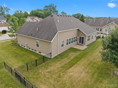 Welcome to this stunning 4-bedroom, 3-bath home offering space on Far Oaks Golf Club in Illinois - for sale on GolfHomes.com, golf home, golf lot