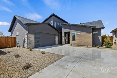 Tresidio presents the gorgeous Maple floorplan!  This highly on Falcon Crest Golf Club in Idaho - for sale on GolfHomes.com, golf home, golf lot