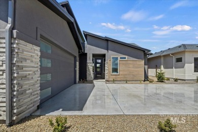 Tresidio presents the gorgeous Maple floorplan!  This highly on Falcon Crest Golf Club in Idaho - for sale on GolfHomes.com, golf home, golf lot