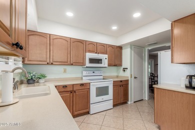 Welcome to this clean, beautifully updated 2-bedroom, 2-bath on Sun City-Willow Creek / Willow Brook  in Arizona - for sale on GolfHomes.com, golf home, golf lot