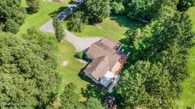 Welcome to this charming Ranch home in the desirable Doe Valley on Doe Valley Country Club in Kentucky - for sale on GolfHomes.com, golf home, golf lot