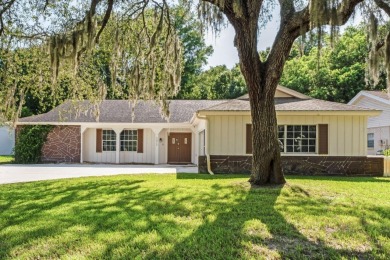 NO HOA, NO CDD, NO FLOOD ZONE! Live your Florida *Pool Home* on Beacon Woods Golf Club in Florida - for sale on GolfHomes.com, golf home, golf lot
