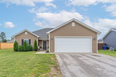 Don't miss this well-maintained 4-bedroom, 2-bathroom home with on Franklin Country Club in Kentucky - for sale on GolfHomes.com, golf home, golf lot
