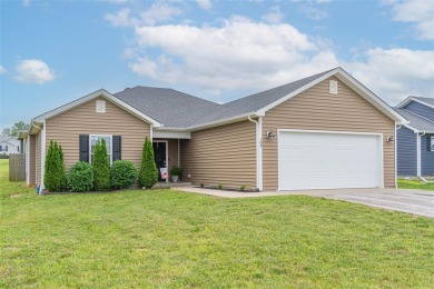 Don't miss this well-maintained 4-bedroom, 2-bathroom home with on Franklin Country Club in Kentucky - for sale on GolfHomes.com, golf home, golf lot