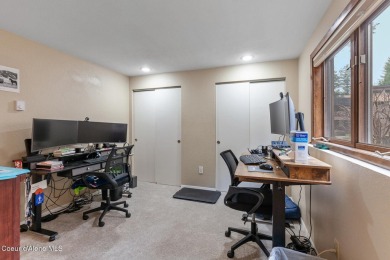 Beautiful Twin Lakes Golf Course condo featuring 2 bedrooms and on Twin Lakes Village Golf Course in Idaho - for sale on GolfHomes.com, golf home, golf lot