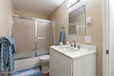 Beautiful Twin Lakes Golf Course condo featuring 2 bedrooms and on Twin Lakes Village Golf Course in Idaho - for sale on GolfHomes.com, golf home, golf lot