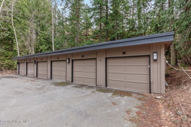 Beautiful Twin Lakes Golf Course condo featuring 2 bedrooms and on Twin Lakes Village Golf Course in Idaho - for sale on GolfHomes.com, golf home, golf lot