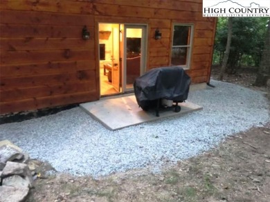 Stylishly Rustic cabin totally renovated in 2019. Great Room on Beech Mountain Club in North Carolina - for sale on GolfHomes.com, golf home, golf lot