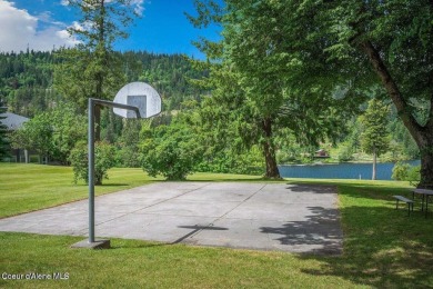 Beautiful Twin Lakes Golf Course condo featuring 2 bedrooms and on Twin Lakes Village Golf Course in Idaho - for sale on GolfHomes.com, golf home, golf lot