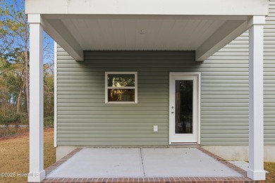 The Kent is a stunning open-concept home designed for effortless on Harbour Point Golf Club in North Carolina - for sale on GolfHomes.com, golf home, golf lot