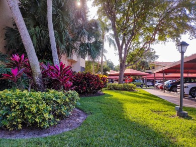 Beautifully maintained and updated 1st floor, 2 beds/2 baths in on Boca Pointe Country Club in Florida - for sale on GolfHomes.com, golf home, golf lot