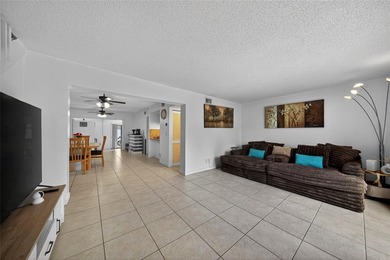 Move-in ready corner-unit 3BR/2.5BA townhome with over 1,600 sq on Oriole Golf and Tennis Club in Florida - for sale on GolfHomes.com, golf home, golf lot