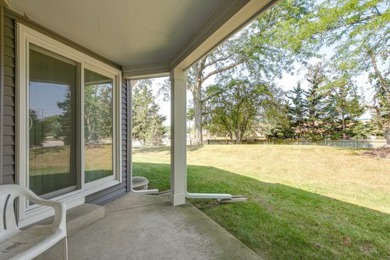 Charming Family Home in Buffalo Grove with Access to on The Arboretum Club in Illinois - for sale on GolfHomes.com, golf home, golf lot