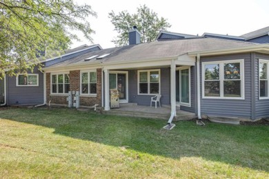 Charming Family Home in Buffalo Grove with Access to on The Arboretum Club in Illinois - for sale on GolfHomes.com, golf home, golf lot