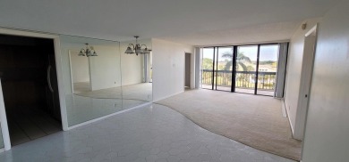 : 2/2 UNIT, OPEN KITCHEN, PANTRY & BREAKFAST AREA, TILED DINING on The President Country Club in Florida - for sale on GolfHomes.com, golf home, golf lot