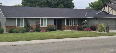 Single story ease. Open the wrought iron gate and your on the on Lakeview Golf Club in Idaho - for sale on GolfHomes.com, golf home, golf lot