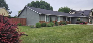 Single story ease. Open the wrought iron gate and your on the on Lakeview Golf Club in Idaho - for sale on GolfHomes.com, golf home, golf lot