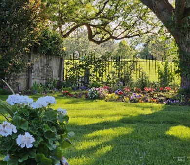 Single story ease. Open the wrought iron gate and your on the on Lakeview Golf Club in Idaho - for sale on GolfHomes.com, golf home, golf lot