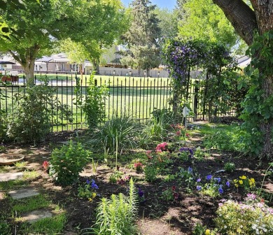 Single story ease. Open the wrought iron gate and your on the on Lakeview Golf Club in Idaho - for sale on GolfHomes.com, golf home, golf lot