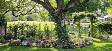 Single story ease. Open the wrought iron gate and your on the on Lakeview Golf Club in Idaho - for sale on GolfHomes.com, golf home, golf lot