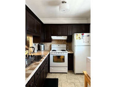 Cozy condo that is well priced in the heart of Lauderhill, FL on Lauderhill Golf Course in Florida - for sale on GolfHomes.com, golf home, golf lot