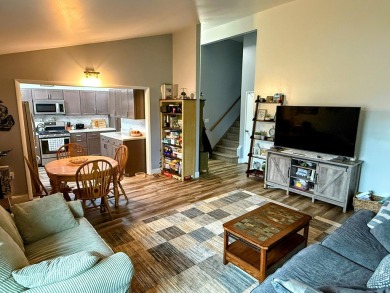 Spacious and beautifully updated duplex featuring 3 bedrooms and on The Oaks At Kincheloe in Michigan - for sale on GolfHomes.com, golf home, golf lot
