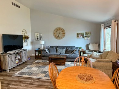 Spacious and beautifully updated duplex featuring 3 bedrooms and on The Oaks At Kincheloe in Michigan - for sale on GolfHomes.com, golf home, golf lot