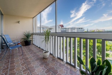 Beautiful and spacious 2-bedroom, 2-bath condo in the desirable on Inverrary Country Club in Florida - for sale on GolfHomes.com, golf home, golf lot