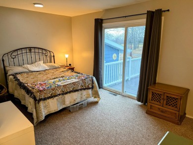 Spacious and beautifully updated duplex featuring 3 bedrooms and on The Oaks At Kincheloe in Michigan - for sale on GolfHomes.com, golf home, golf lot