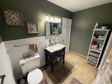 Spacious and beautifully updated duplex featuring 3 bedrooms and on The Oaks At Kincheloe in Michigan - for sale on GolfHomes.com, golf home, golf lot
