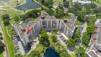Beautiful and spacious 2-bedroom, 2-bath condo in the desirable on Inverrary Country Club in Florida - for sale on GolfHomes.com, golf home, golf lot