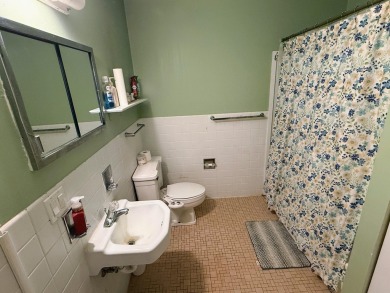 Spacious and beautifully updated duplex featuring 3 bedrooms and on The Oaks At Kincheloe in Michigan - for sale on GolfHomes.com, golf home, golf lot