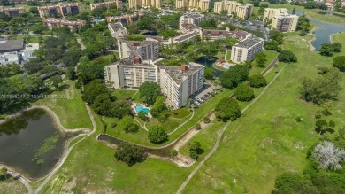 Beautiful and spacious 2-bedroom, 2-bath condo in the desirable on Inverrary Country Club in Florida - for sale on GolfHomes.com, golf home, golf lot