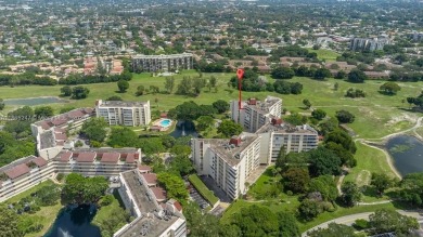 Beautiful and spacious 2-bedroom, 2-bath condo in the desirable on Inverrary Country Club in Florida - for sale on GolfHomes.com, golf home, golf lot