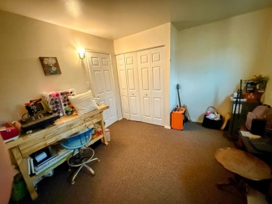 Spacious and beautifully updated duplex featuring 3 bedrooms and on The Oaks At Kincheloe in Michigan - for sale on GolfHomes.com, golf home, golf lot