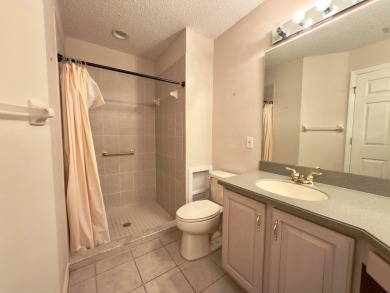Welcome to this desirable end-unit villa in the vibrant 55+ golf on Heritage Pines Country Club in Florida - for sale on GolfHomes.com, golf home, golf lot
