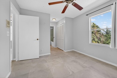 SELLERS MOTIVATED......EXCELLENT SCHOOL ZONES..Beautiful on Greenview Cove Golf Club in Florida - for sale on GolfHomes.com, golf home, golf lot