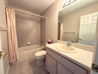 Welcome to this desirable end-unit villa in the vibrant 55+ golf on Heritage Pines Country Club in Florida - for sale on GolfHomes.com, golf home, golf lot